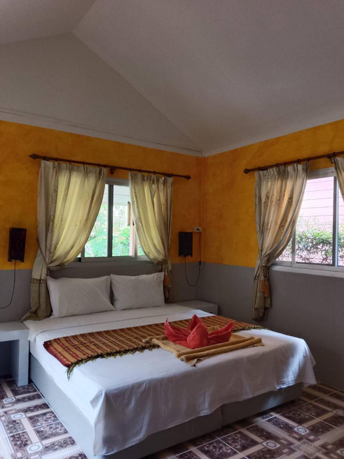 Ban Elephant Blanc Bungalow Kata Beach  Exterior photo